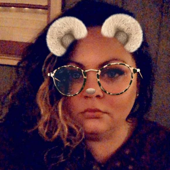 Profile Picture of Dawn Gonzalez (@dawnzilla78) on Poshmark