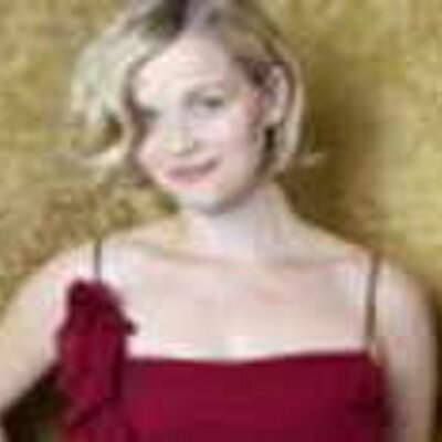 Profile Picture of Jeanette Ellis (@ch4lie16) on Twitter