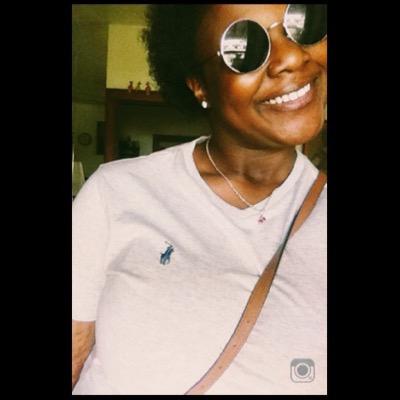 Profile Picture of Paula Singleton (@paulalovesbands) on Twitter