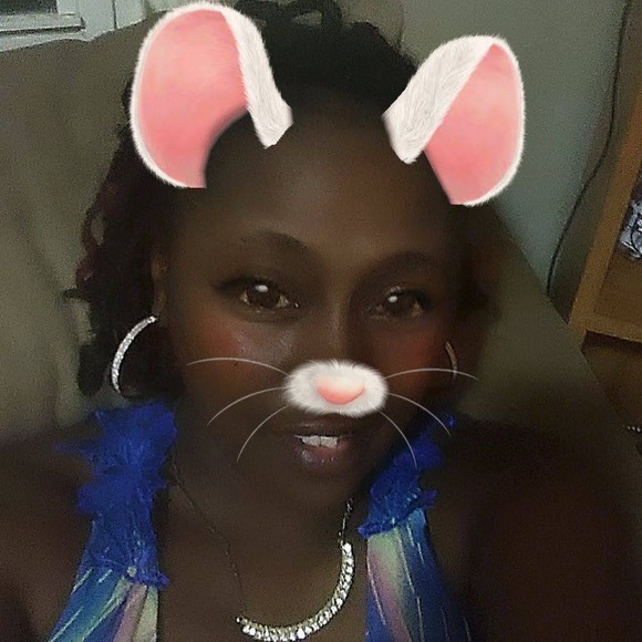 Profile Picture of Briana Pearson (@brianapearson88) on Poshmark
