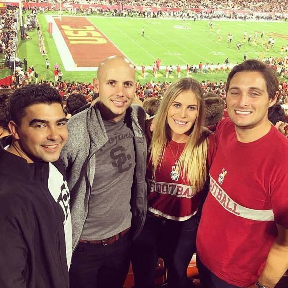 Profile Picture of Rob Caputo (@robcaputo) on Poshmark