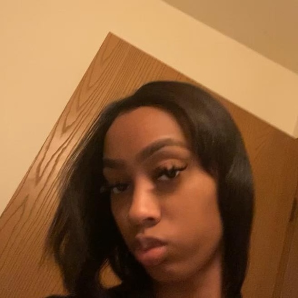 Profile Picture of Necia Pope (@keneciapope) on Poshmark