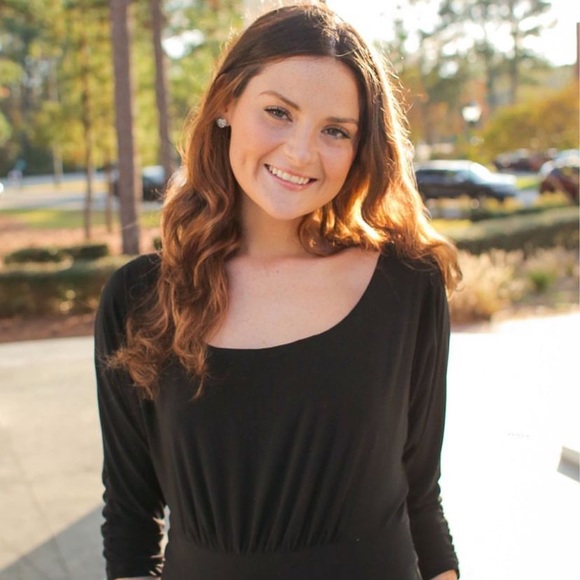 Profile Picture of Alexis Prochniak (@alexisprochniak) on Poshmark