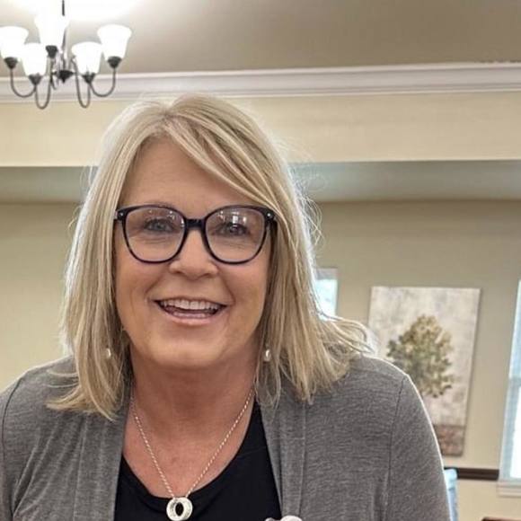 Profile Picture of Diana Labonne-neulieb (@dianalabonne) on Poshmark