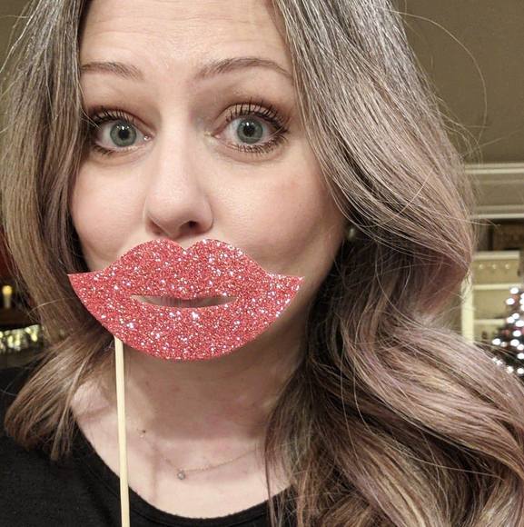 Profile Picture of Karen Botcheller (@kazbotch) on Poshmark