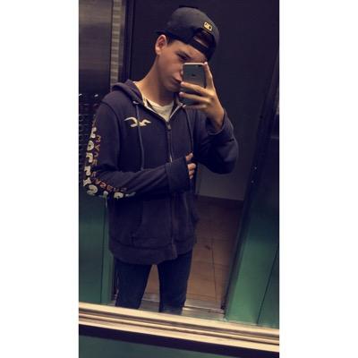 Profile Picture of Chris Drew Hicklin (@matheushicklin) on Twitter