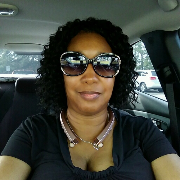 Profile Picture of Ladonna Long (@msladee18) on Poshmark