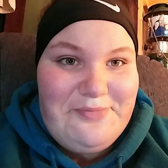 Profile Picture of Cora Sharp (@sharpie520) on Poshmark