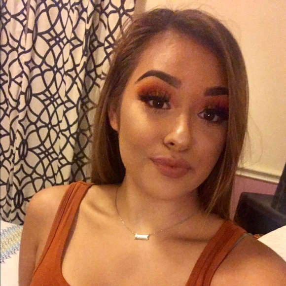 Profile Picture of Peyton Escontrias (@_pey1997) on Poshmark