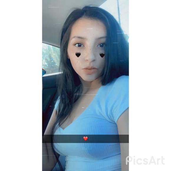 Profile Picture of Lolis Lolis (@lolislolis) on Poshmark