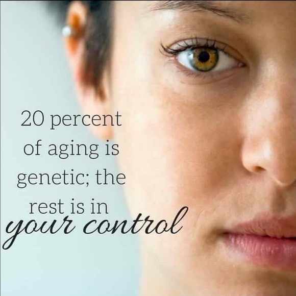 Profile Picture of Lori Armstrong (@milojani) on Poshmark