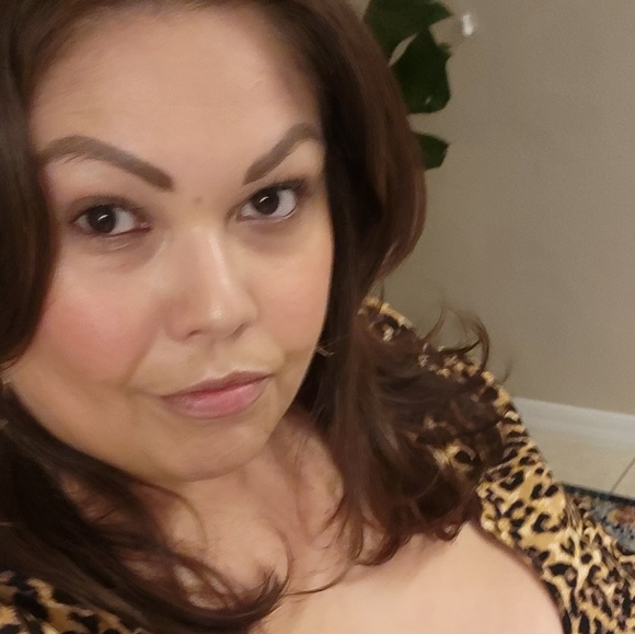 Profile Picture of Irene Rodriguez (@ibmamabear80) on Poshmark