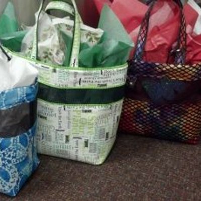 Profile Picture of Janet Nevitt (@SassyBags1) on Twitter