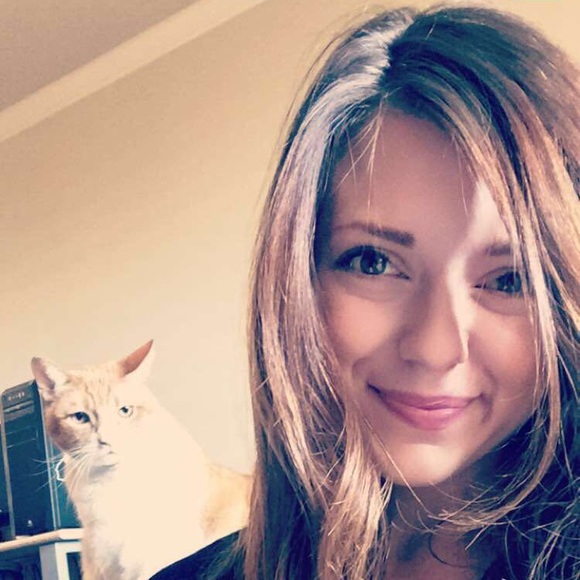 Profile Picture of Alexandra Lorenzen (@aelorenzen) on Poshmark