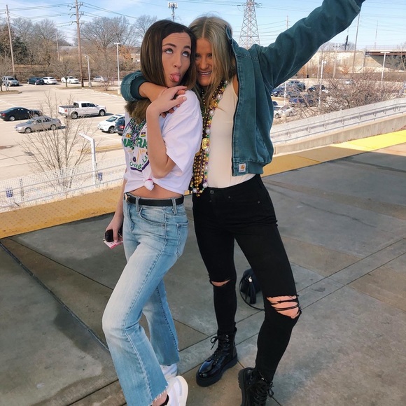 Profile Picture of Skylar Hendricks (@skylarhendricks) on Poshmark