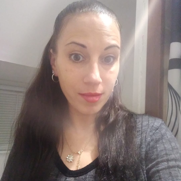 Profile Picture of Jessica Lanuto (@lanutoj) on Poshmark