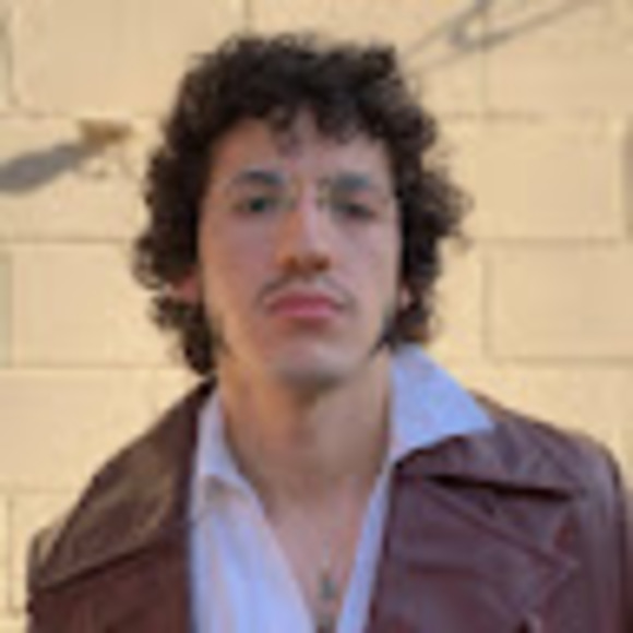 Profile Picture of Manuel Olvera (@manuelolvera947) on Poshmark