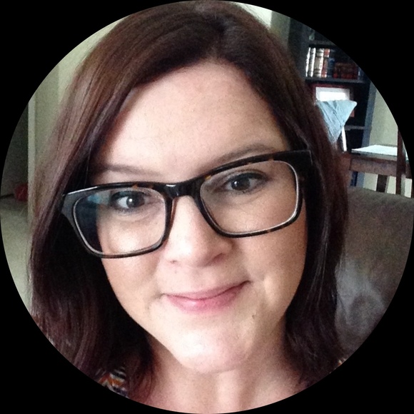 Profile Picture of Paula Wisniewski (@pwisniewski00) on Poshmark