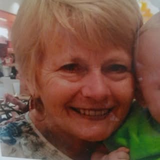 Profile Picture of Maureen Clayton (@maureen.clay) on Instagram