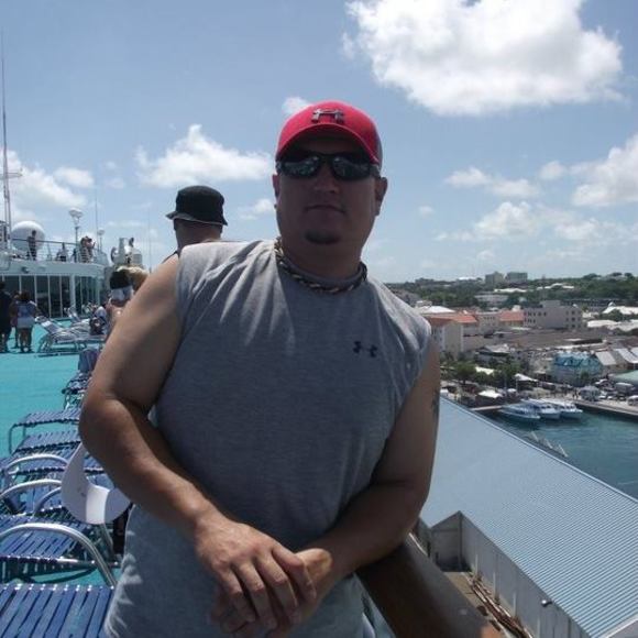 Profile Picture of Darren Keen (@darrenlkeen) on Poshmark