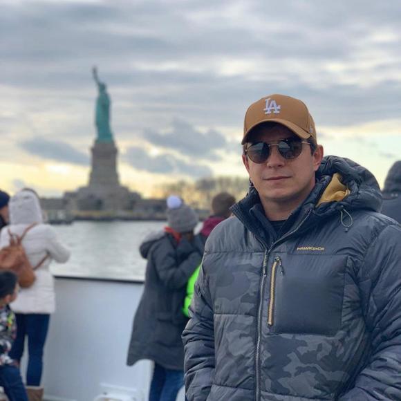 Profile Picture of Tulio Moura (@tulio_dorville) on Poshmark