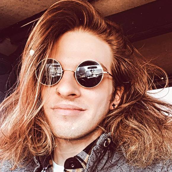 Profile Picture of Devon Wolfenbarger (@rawv10) on Poshmark