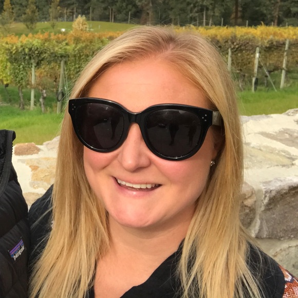 Profile Picture of Bri Ragona (@briragona) on Poshmark