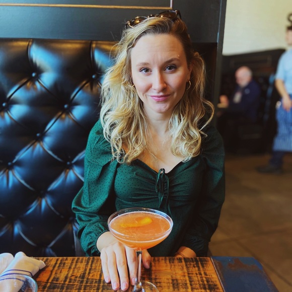 Profile Picture of Lauren Bejcek (@lbejcek) on Poshmark