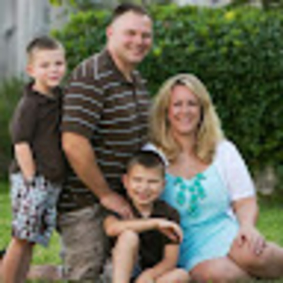 Profile Picture of Jennifer Iott (@gerberdayzie) on Poshmark