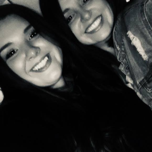 Profile Picture of Lisa Wheeler (@miajoe2016) on Poshmark