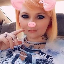 Profile Picture of Amanda Maye (@Mae98683106) on Twitter