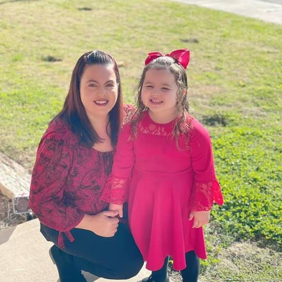 Profile Picture of Felicia Eckroth (@feckroth90) on Poshmark