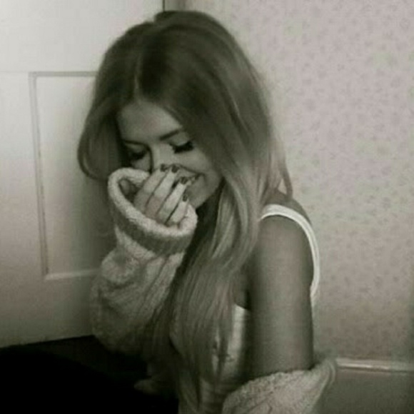 Mae Zeland - Poshmark Profile Picture of Mae Zeland (@miyukifashions) on Poshmark