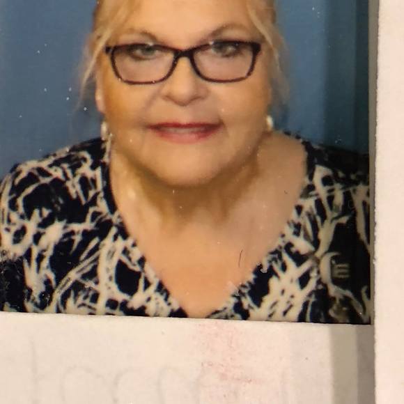 Profile Picture of Cindy Stevens (@cinmaxcindy) on Poshmark