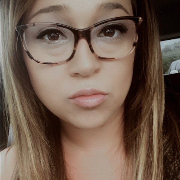 Profile Picture of Susan shea Ganci (@shea112107) on Poshmark