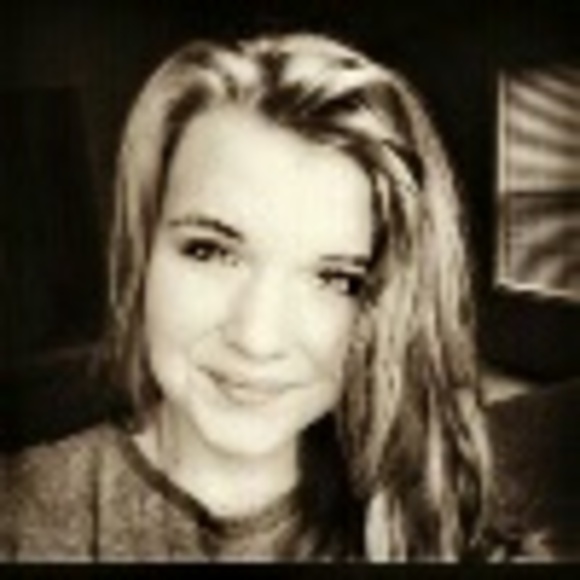 Profile Picture of Madeline Johnson (@madelinegj) on Poshmark
