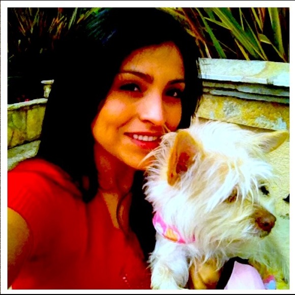 Profile Picture of Joanna Frausto (@jfrausto85) on Poshmark