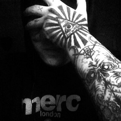 Profile Picture of Chester Perry (@ChesterPerry88) on Twitter