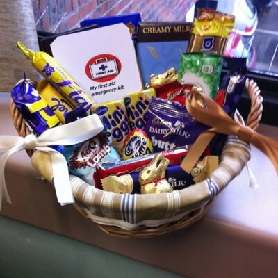 Profile Picture of Debbie Hoadley (@debbieapril69) on Twitter