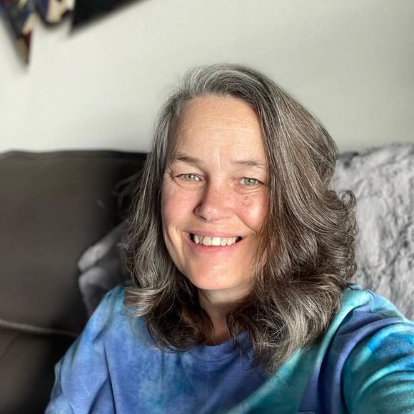 Profile Picture of Toni Mohr (@tonimohr) on Poshmark