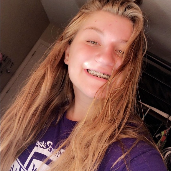 Profile Picture of Danielle Sansonetti (@dsansonetti) on Poshmark