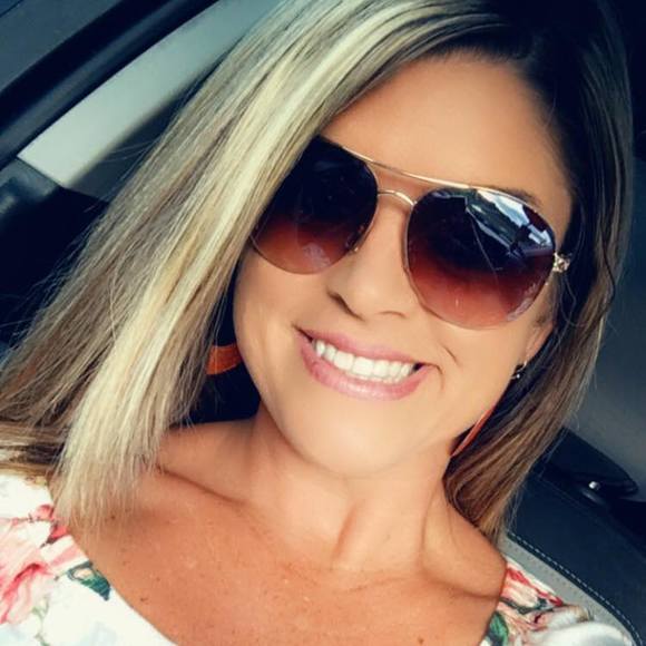 Profile Picture of Kandigurl83 Long (@kandikandi847) on Poshmark