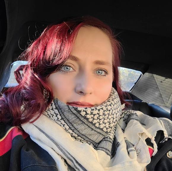 Profile Picture of Pamela Cisneros (@pamelacisneros) on Poshmark