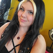 Profile Picture of Vanessa Sue Thagon (@MetalMatron) on Youtube