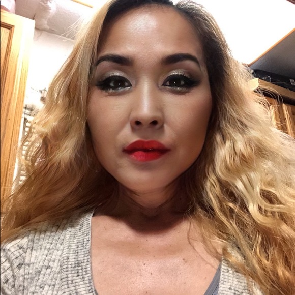 Profile Picture of Hyon Yun (@hyonmyongyun) on Poshmark