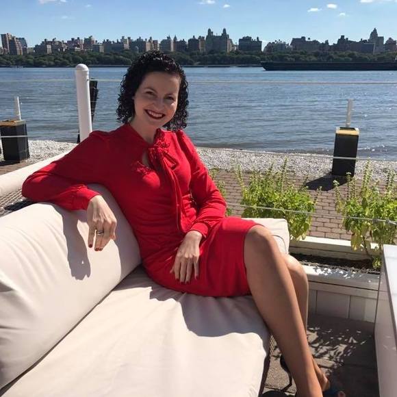 Profile Picture of Galina Shifman (@curly12) on Poshmark