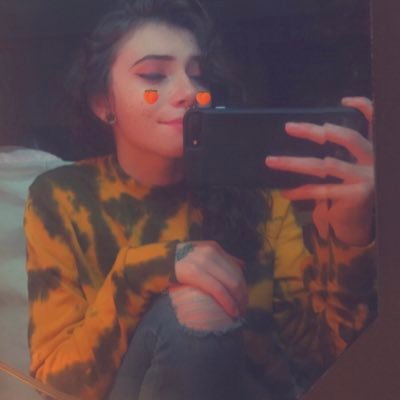 Profile Picture of Track Whore (@BellaHakola) on Twitter