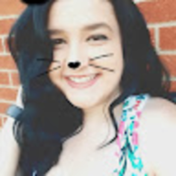 Profile Picture of Courtney Fellers (@courtneyfell928) on Poshmark