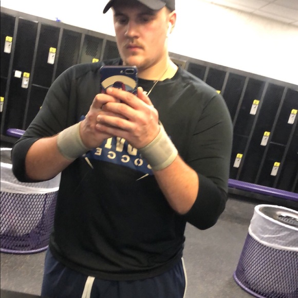 Profile Picture of Jesse Doehr (@jdoehr) on Poshmark