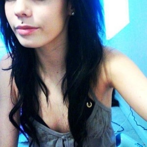 Profile Picture of Shannon Vanhorn (@hhklk) on Myspace